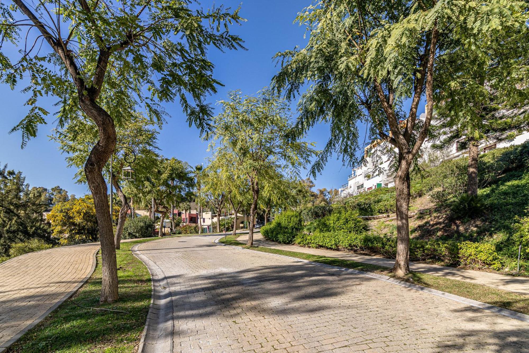 Rentitspain Charming Apartment: Parque Botanico Resort & Country Club Estepona Exterior photo