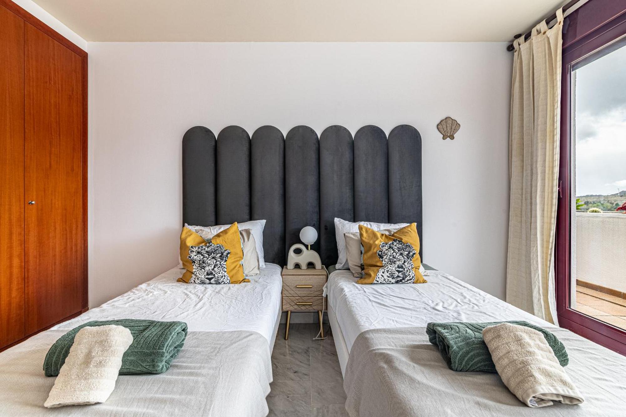Rentitspain Charming Apartment: Parque Botanico Resort & Country Club Estepona Exterior photo